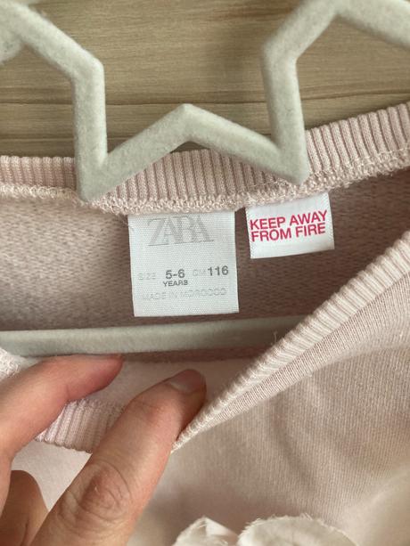 Mikina zara s 3dkvetmi, zara,110