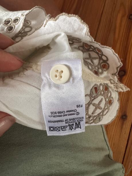 Krásna bluzka pre dievčatko a krajkou 116, marks & spencer,116