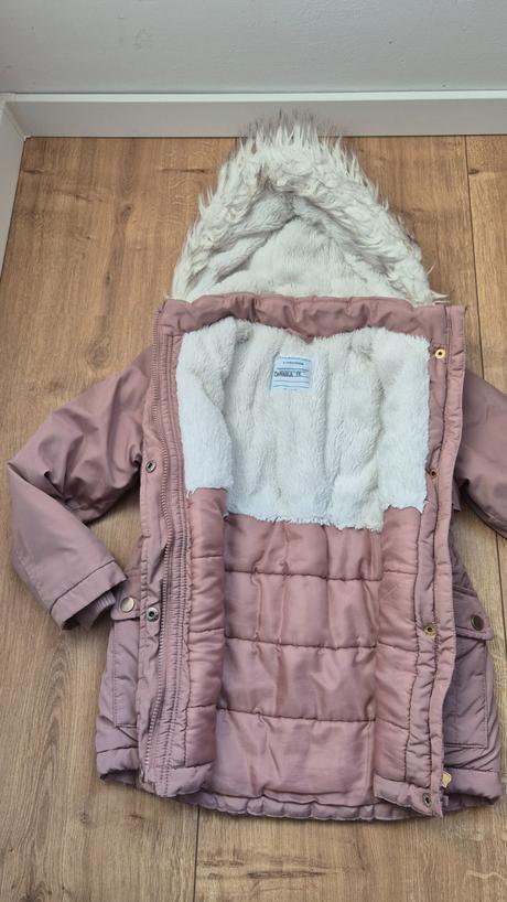 Zimna bunda pod zadok, primark,116