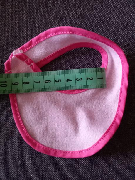 Podbradník pre bábiku,