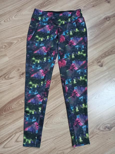 Športove leginy s, s