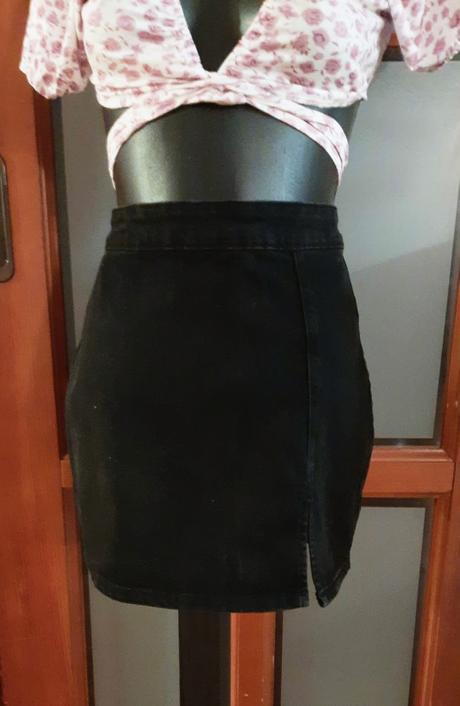 Predám riflovú minisukňu bershka veľ.36(s), bershka,s