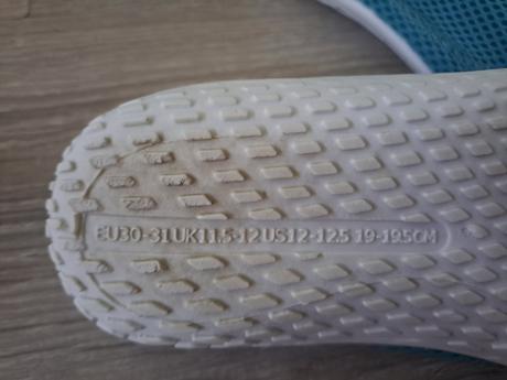 Topanky do vody a šlapky, 30