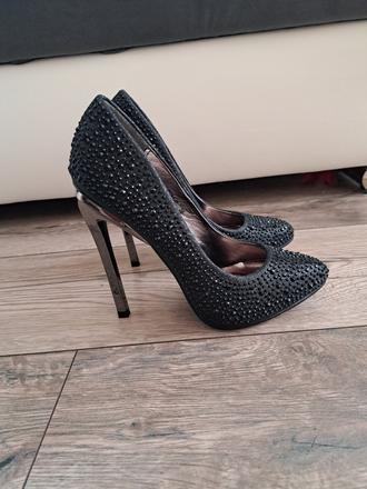 Čierne lodičky na vysokom podpätku s kamienkami, 36