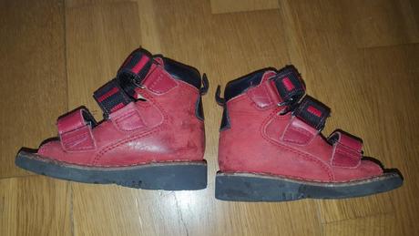 Pevné kožené topánočky na prvé kroky č.18, 18