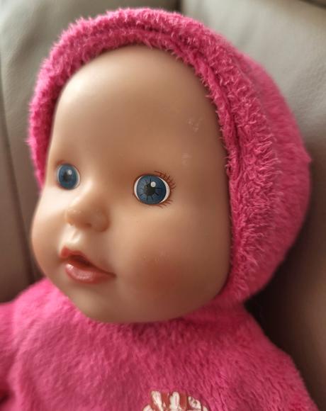 Baby born first love - svieti v tme, 