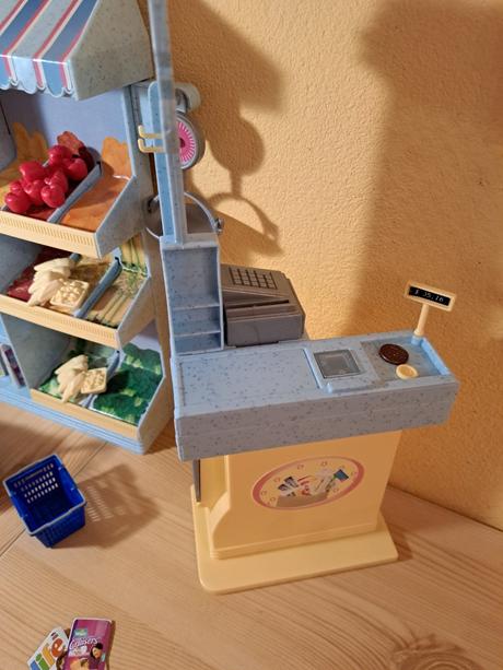 Barbie happy family neighborhood shopping fun, 