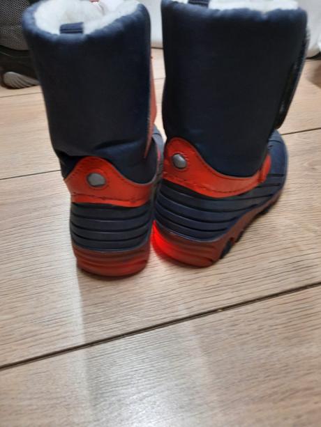 Blikajúce čižmy, lupilu,25