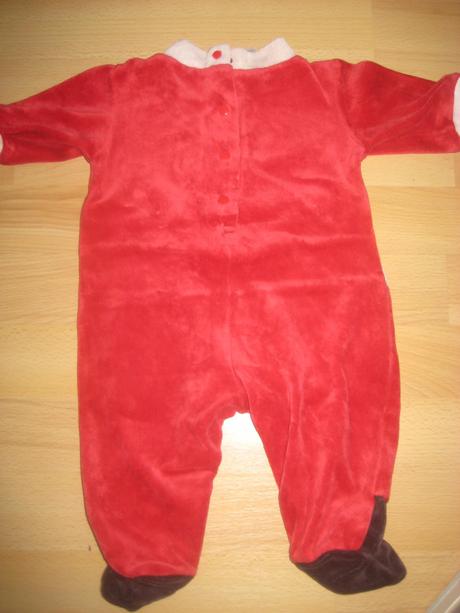 Santa clausovské dupačky + čapička, marks & spencer,62