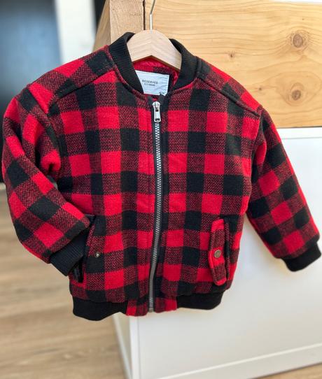 Bombera, reserved,98