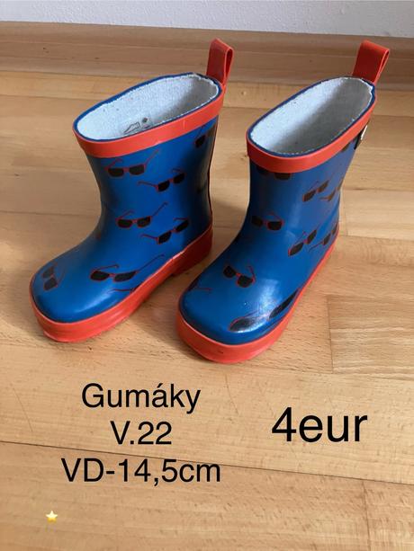 Gumáky, 22