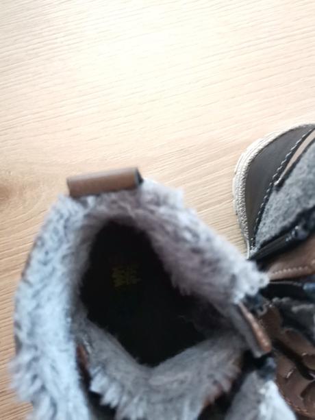 Kvalitné z baťa, pár krát obuté.. ., bubble gummers,24