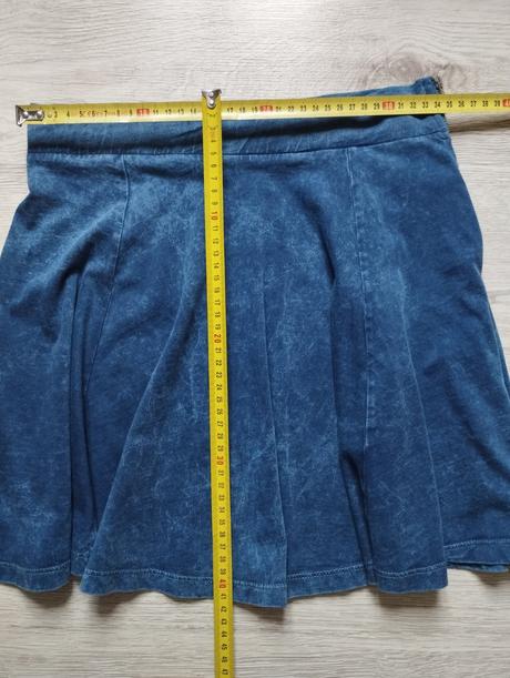 Dievčenská sukňa, 158