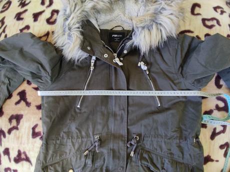 Zelena vetrovka , velmi malo nosena, l