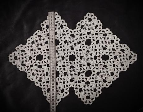 Biely háčkovaný obrus/háčkovaná dečka,