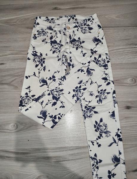 Dámske biele rifle / džínsy s nízkym pásom veľ. m, m