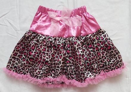 Ruzova satenova suknicka, 104