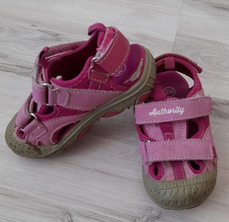 Sandál č.24, authority,24