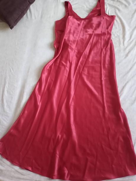 Dlhé,krásne spoločenské šaty, 44