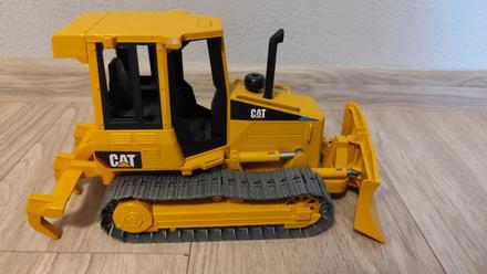 Cat buldozer velky, 