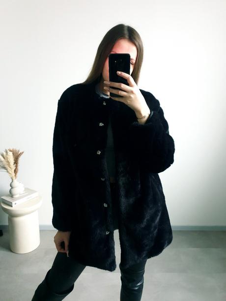 Čierny kožúšok 40, 40