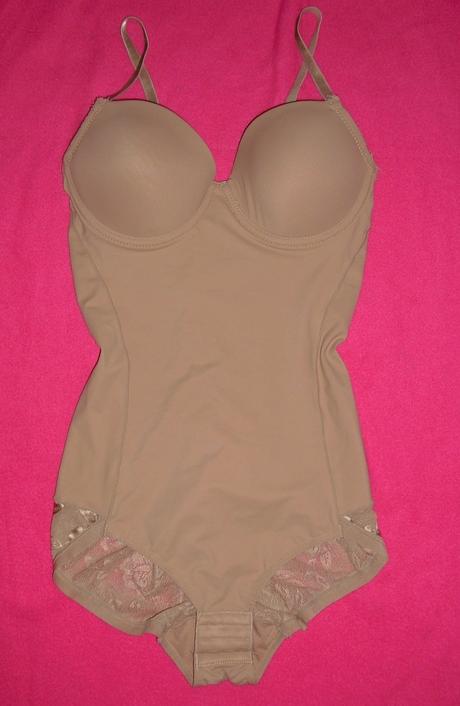 Stahujuce telove body, s