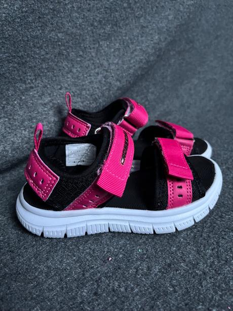 Špotové sandalky, 27