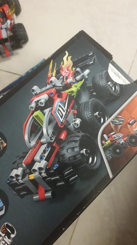 Lego technic 42073  - červená bugina  top stav, 