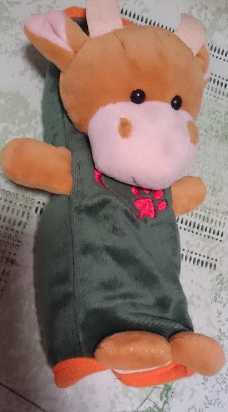 Plyšová kravička na madlo,