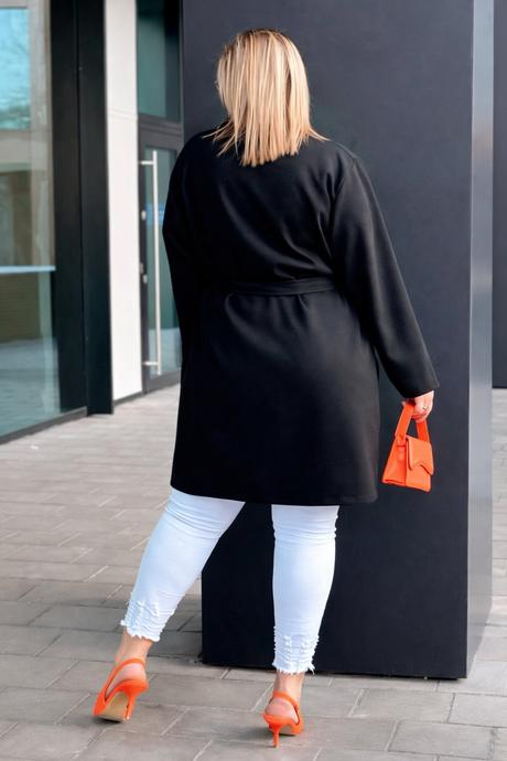 Dámsky prechodný plášť plus size čierny, 