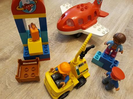 Lego duplo 10590 letisko, 