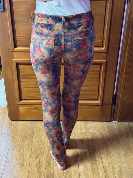 Elastické nohavice s kvetinovým vzorom, s