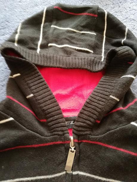 Zatepleny svetrik, rebel,128