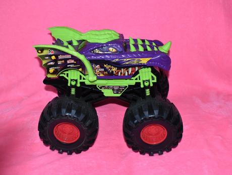 Veľký hot wheels monster truck,