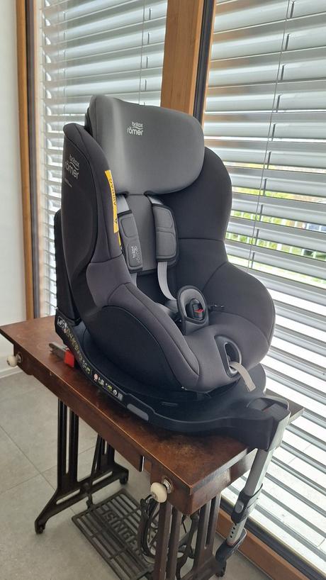 Britax römer autosedačka dualfix m i-size (61-105), britax