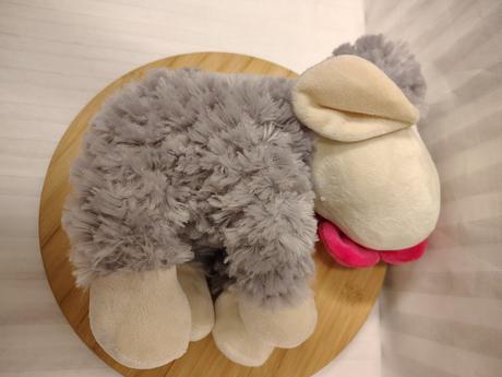 Plyšová sivá ovečka s kvietkom, flos toys, 26 cm, 
