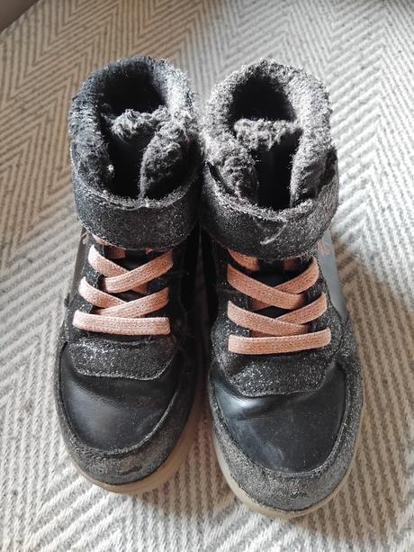 Jednorozčove svietiace topanky, h&m,27