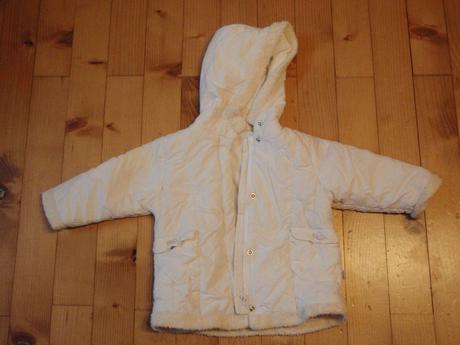 Biela bunda s motýlikom, tup tup,80