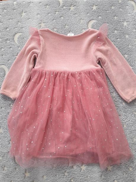 Ružové slávnostné šaty, 98