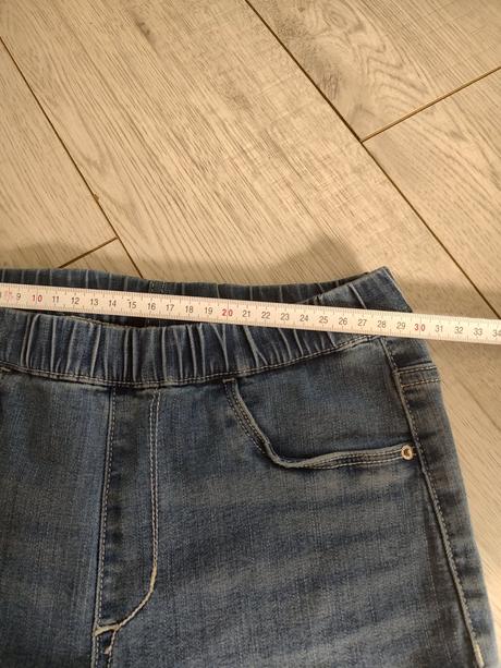 Tristvrtove jeginsy, 146