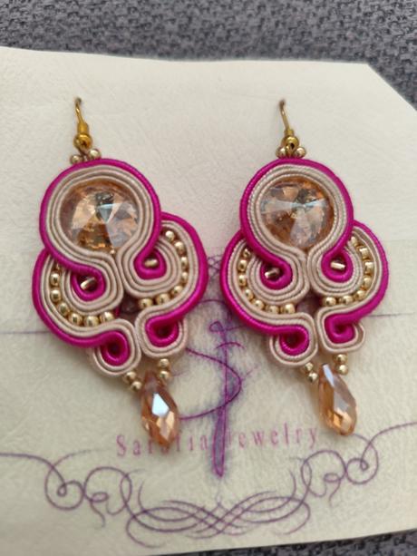 Šujtášové náušnice, 