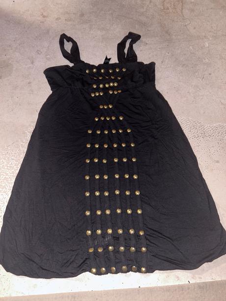 Šaty s cvokmi, 164 / 176