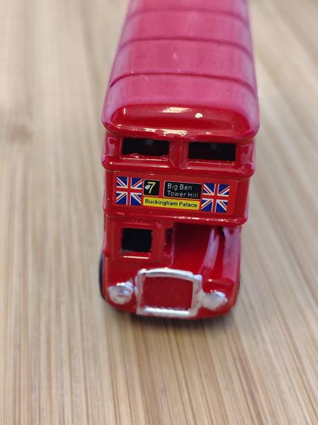 Kovový autobus londýn awn s orezávadlom, 9 cm,