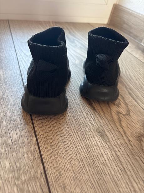 Prechodné čižmy, 23