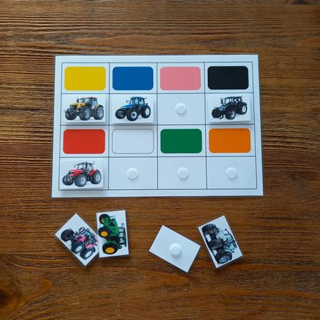 Farebná priraďovačka traktory, 