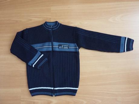 Tmavomodrý sveter, 122