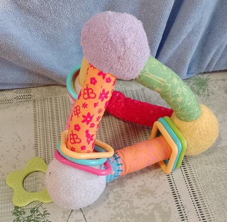 Interaktívna pyramída pískajúca s krúžkami, ihlan, 