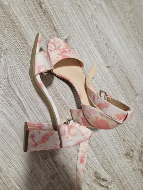 Sandalky, graceland,41