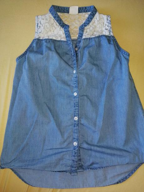 Tenká blúzka s čipkou, 134