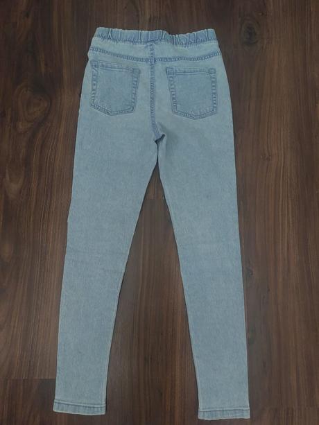 Dievčenské rifle džegíny, 152